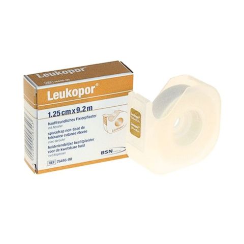 Leukopor hechtpleister 1,25 cm x 9,2 meter op dispenser